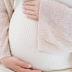 面对“抄🥈🦋袭 iP👨‍👩‍👧hone”👩‍🔧👨‍🏫的质疑，荣耀🌎☣